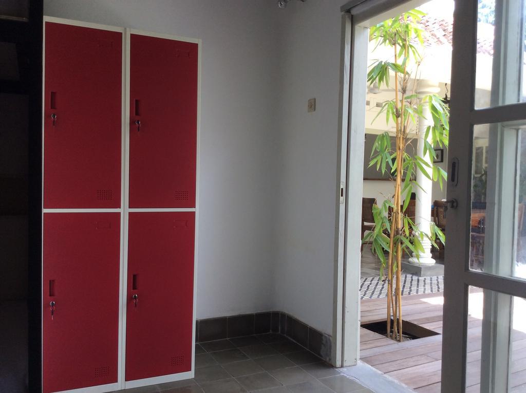 Апартаменты The Patio Yogya Джокьякарта Экстерьер фото