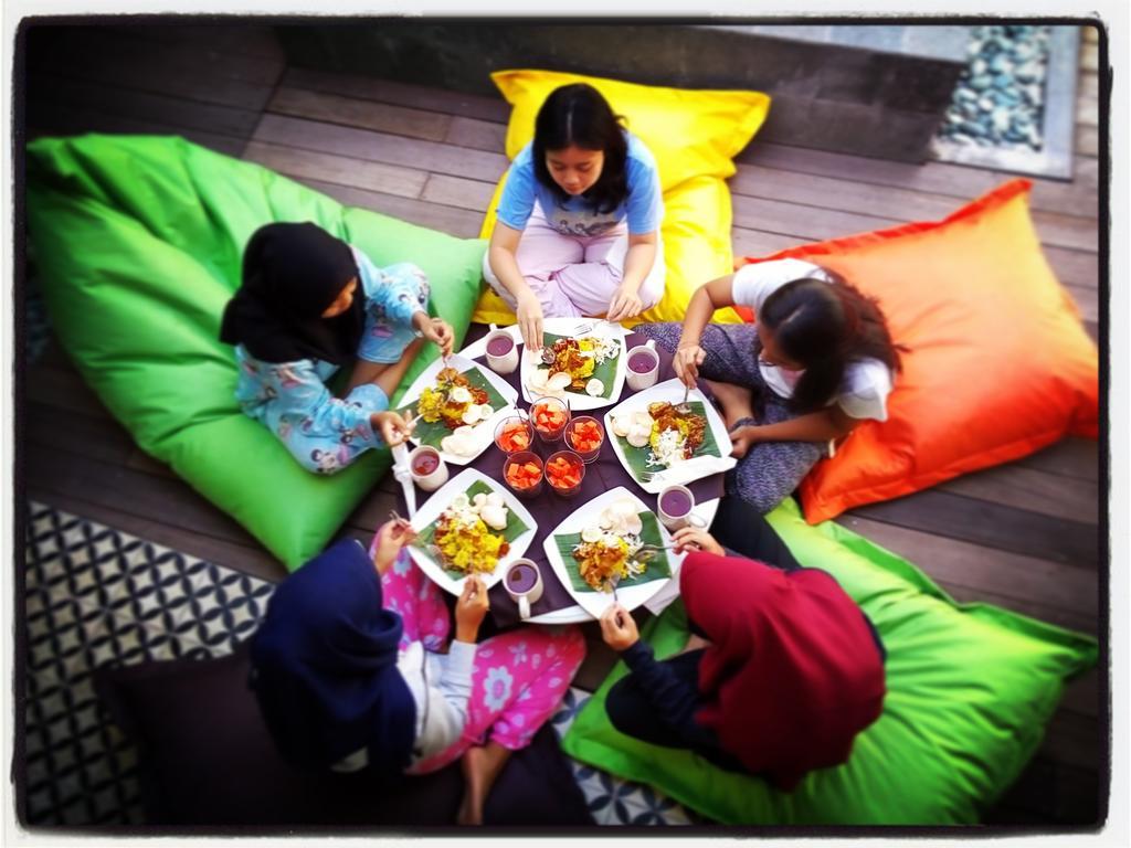 Апартаменты The Patio Yogya Джокьякарта Экстерьер фото